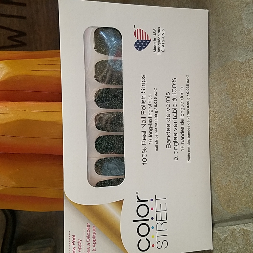 Color Street nail polish strips